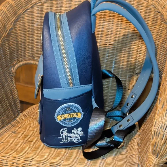 Disney Loungefly Vacation Club 30th Anniversary - Picture 5 of 9